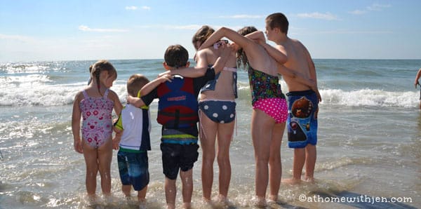 kids-on-beach