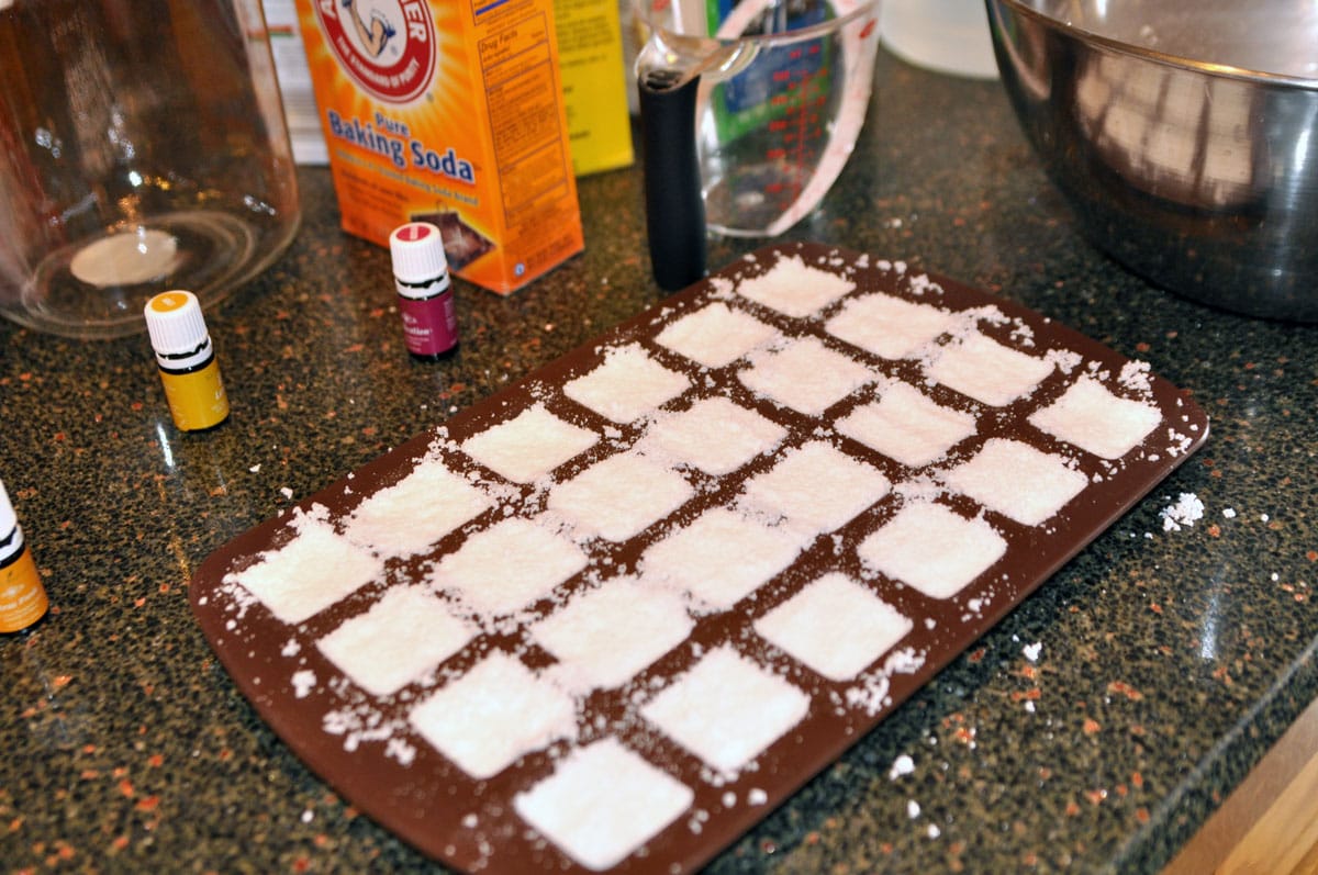 Laundry tabs setting in the mold
